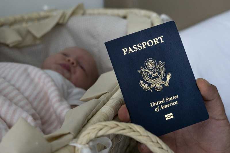 What is birthright citizenship and how common is birth tourism in the US?