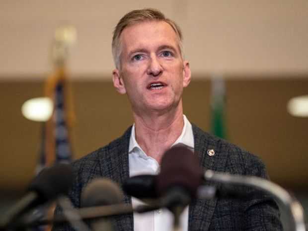 Portland Activists Harass, Punch Mayor Ted Wheeler At A Restaurant