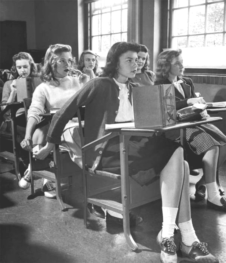 Ontario plans to tie high school attendance to grades and mandate final exams. It’s getting mixed reactions