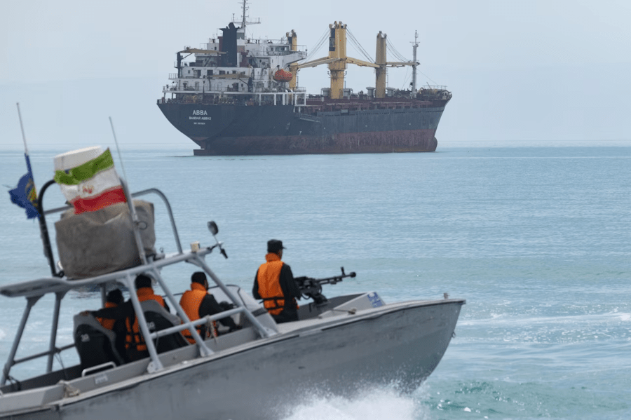 Starmer and Macron to cut Trump out of Hormuz patrols