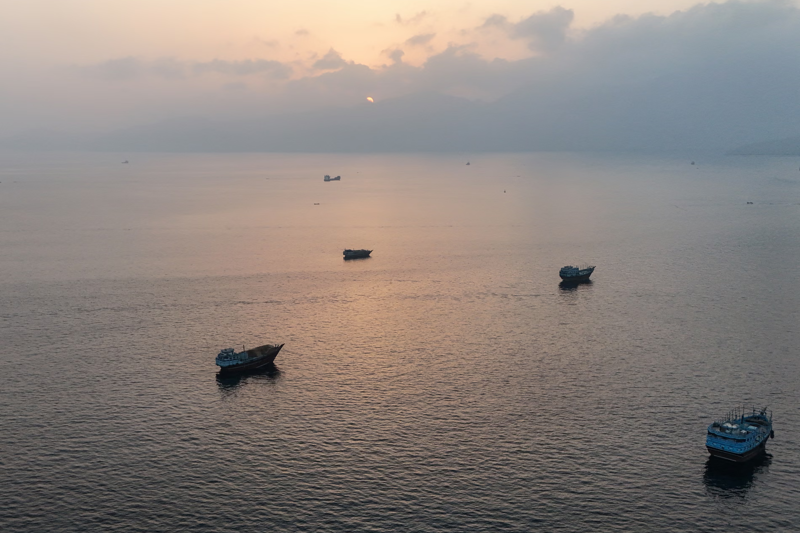 US and Iran trade strikes as both sides accuse the other of endangering ceasefire