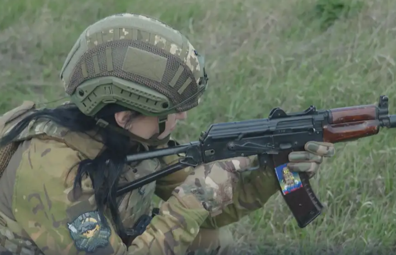 Ukraine recruits female prisoners for frontline fighting