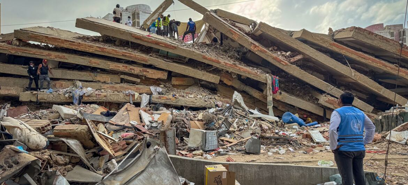 ‘God is punishing the politicians’: anger at earthquake response grows in Venezuela