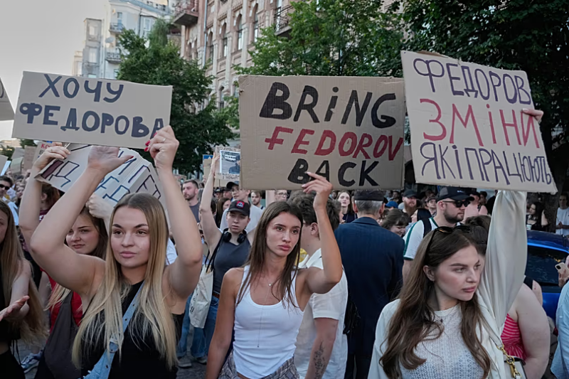 Wartime Elections Demanded in Ukraine