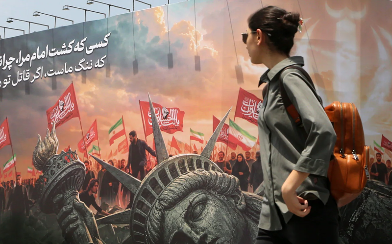 Iran considers banning US and Israeli ships from Strait of Hormuz