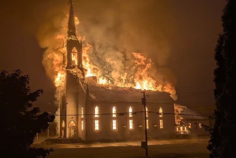 Fire destroys Saint-Simon Church on Acadian Peninsula