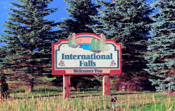 Tensions simmer on US-Canada border for two towns relying on each other