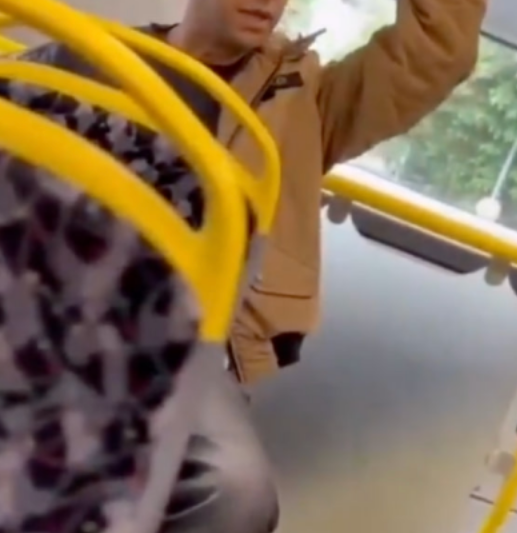 ‘There are children here!’ – German woman on Berlin bus tells man to stop masturbating on bus with children present
