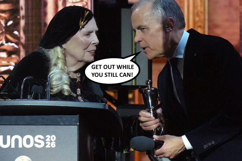 Joni Mitchell Becomes A US Citizen