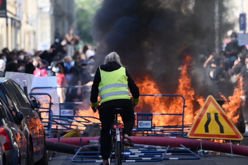 ‘This is state violence’: Paris students rage at politicians and heavy-handed policing that interferes with setting people on fire