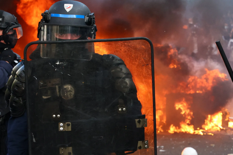 Rioters could hand Le Pen the presidency Old France is sick of disorder